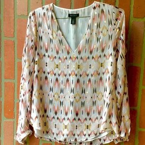 WHITE HOUSE BM CREAM BLOUSE COUT OUT LENGTH SIZE 4